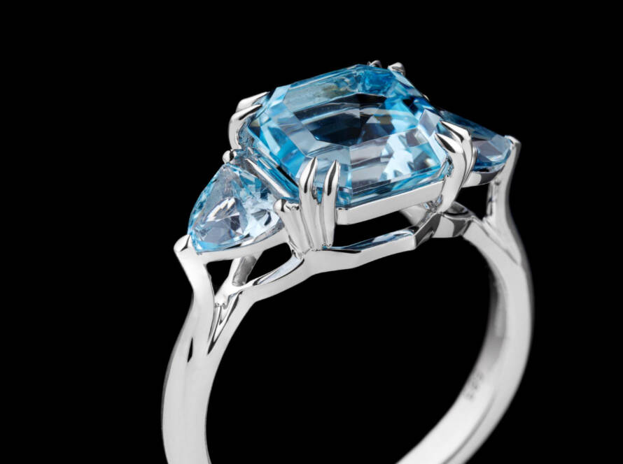 Blue Gemstone – The Stone of Calm, Clarity & Success